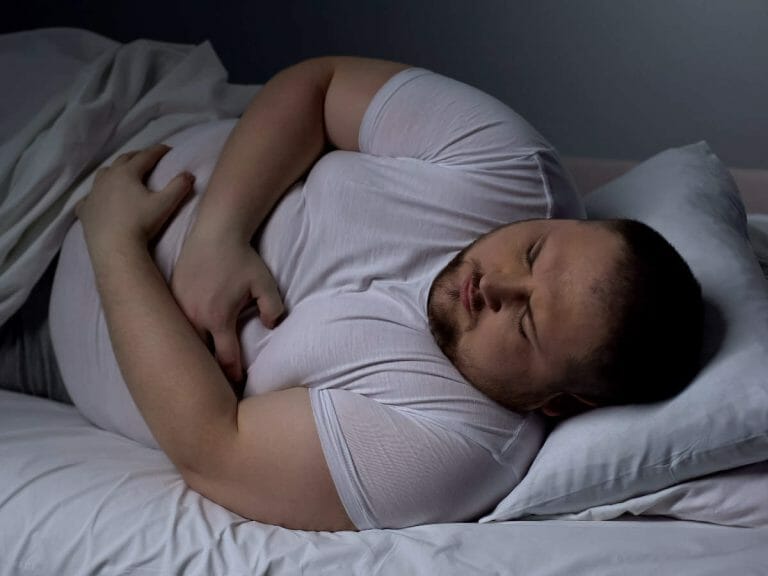 Does Sleeping Without A Shirt Help You Lose Weight? A Look at the Research