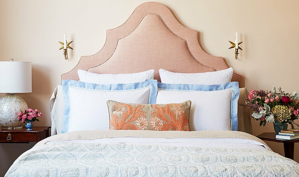 How Many Pillows for a Queen Bed? The Ultimate Guide