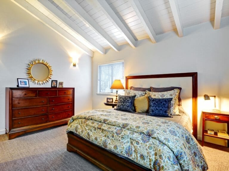 What Color Bedding Goes With Cherry Wood Furniture? Advice from the pros