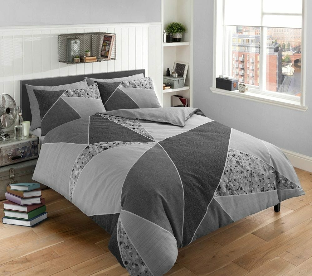 wapt image post 18 - Which Way Does a Comforter Go? A Guide to Making Your Bed Perfectly