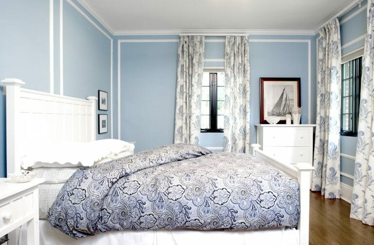 What Color Comforter Goes With Light Blue Walls? Expert Guide